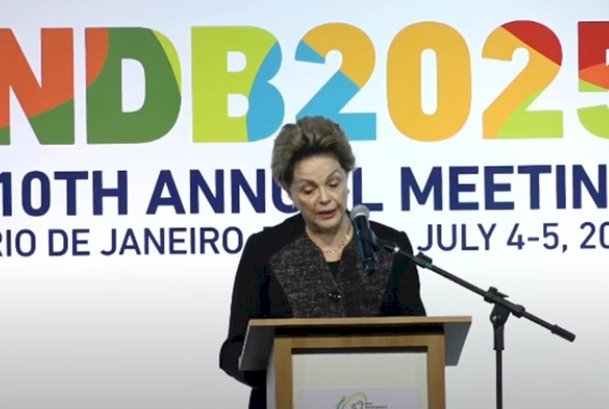 Dilma comenta “desdolarização”: “Ninguém quer assumir o lugar dos EUA”