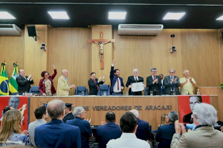 Câmara Municipal de Aracaju realiza entrega de títulos de cidadania aracajuana póstumos em homenagem a João Goulart e Leonel Brizola