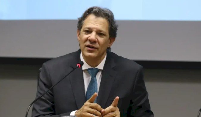 Haddad afirma que Brasil precisa de uma classe dirigente que não pense apenas em dinheiro