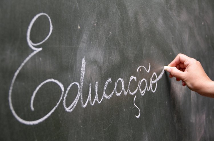 EDUCAÇÃO: ‘Tivemos conquistas nas leis, mas ainda falta efetivamente ampliar essas conquistas na parte prática’