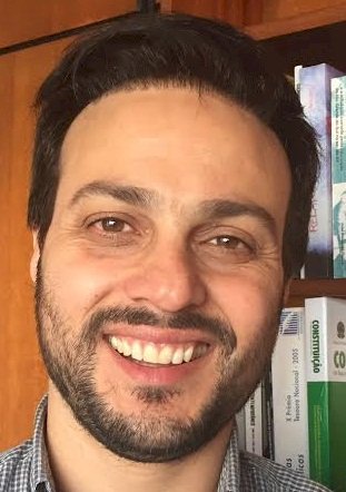 Christopher Goulart - “E manchado de sangue terás que crescer: uma vida de lutas”