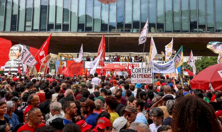 Em várias capitais, manifestantes vão às ruas contra PL da Dosimetria